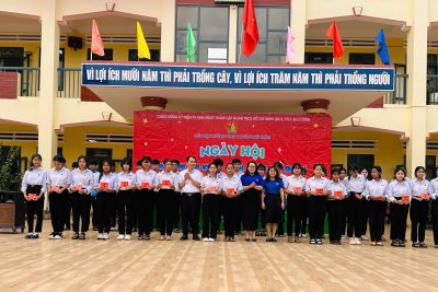 Chi Đoàn và Liên đội Trường THCS Y NGÔNG NIÊ K DĂM tưng bừng tổ chức Lễ kỷ niệm 94 năm Ngày thành lập Đoàn TNCS Hồ Chí Minh (26/3/1931 – 26/3/2025)