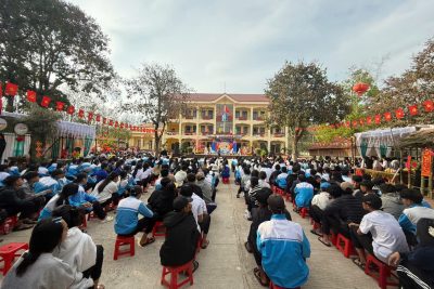 HỘI CHỢ XUÂN TRƯỜNG THCS Y NGÔNG NIÊ KĐĂM