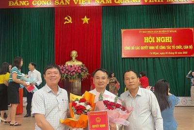 Lễ thông báo quyết định phó hiệu trưởng trường THCS Y Ngông NiêKdăm