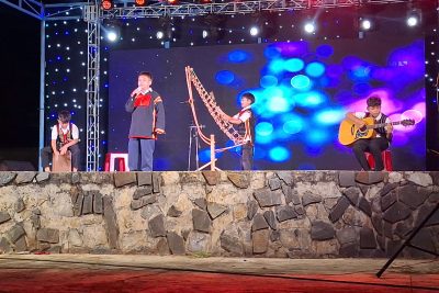 TIẾT MỤC VĂN NGHỆ DO CÁC EM HỌC SINH BIỂU DIỄN